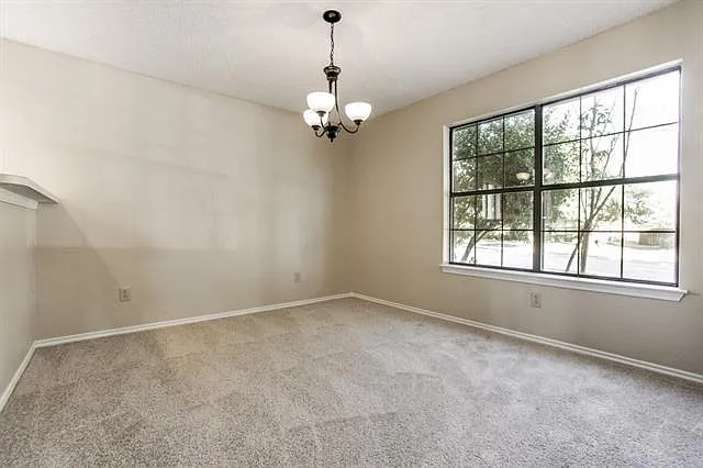 404 Tucson Ct — Photo 4