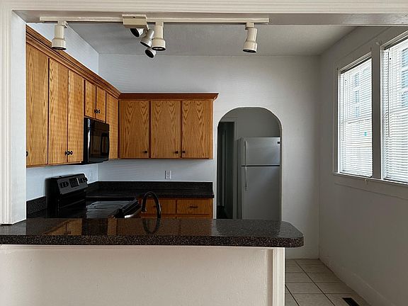 5th image of 103 W 51st St