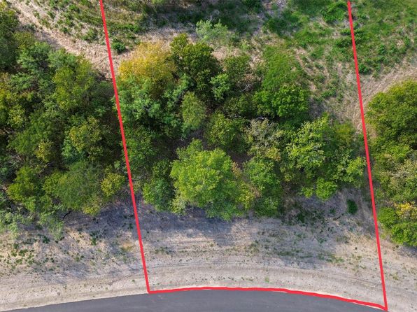 21 Camp Fleming Ct, Corsicana, TX 75110
