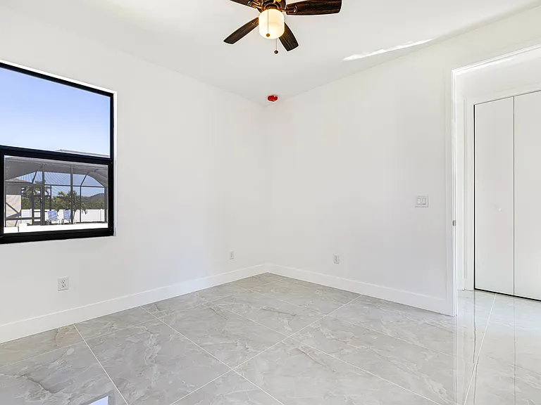 2833 NW 45th Pl — Photo 9