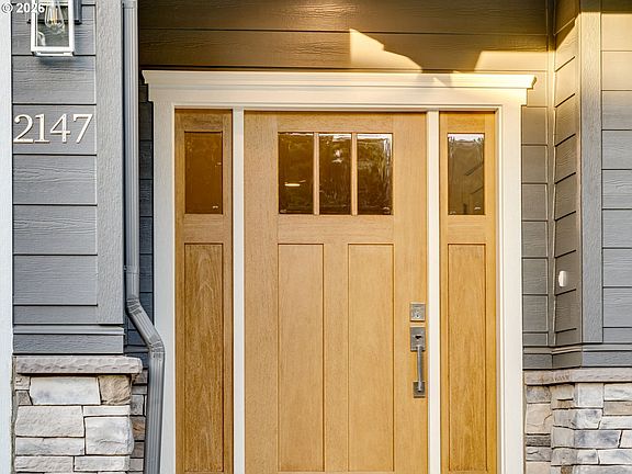 4th image of 2147 NE Spitz Rd