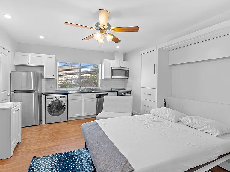 306 E 30th St #109 — Photo 2