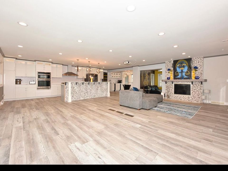 1st image of 9245 N Carlotta Ln