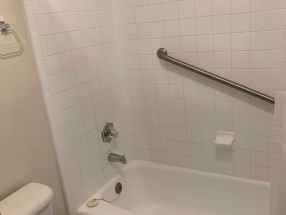 3rd image of 1089 Edenwood Dr