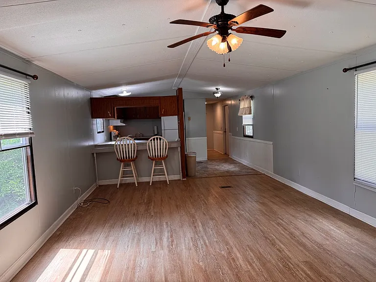 2289 S Lake Dr — Photo 5