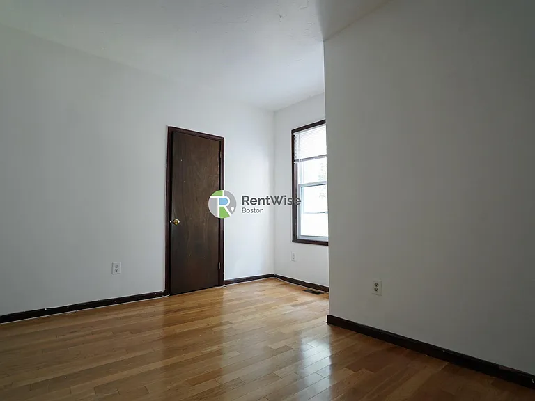 89 Sheridan St #3 — Photo 8