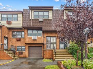120-31 Cove Ct UNIT 98, College Pt, NY 11356