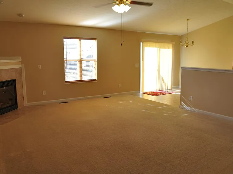 8053 Seabury Ct — Photo 2