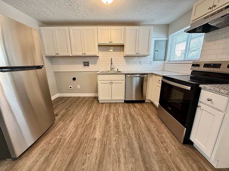 309 Lesher Dr — Photo 5