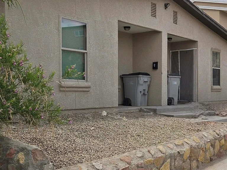 3328 Lincoln Ave #B — Photo 1