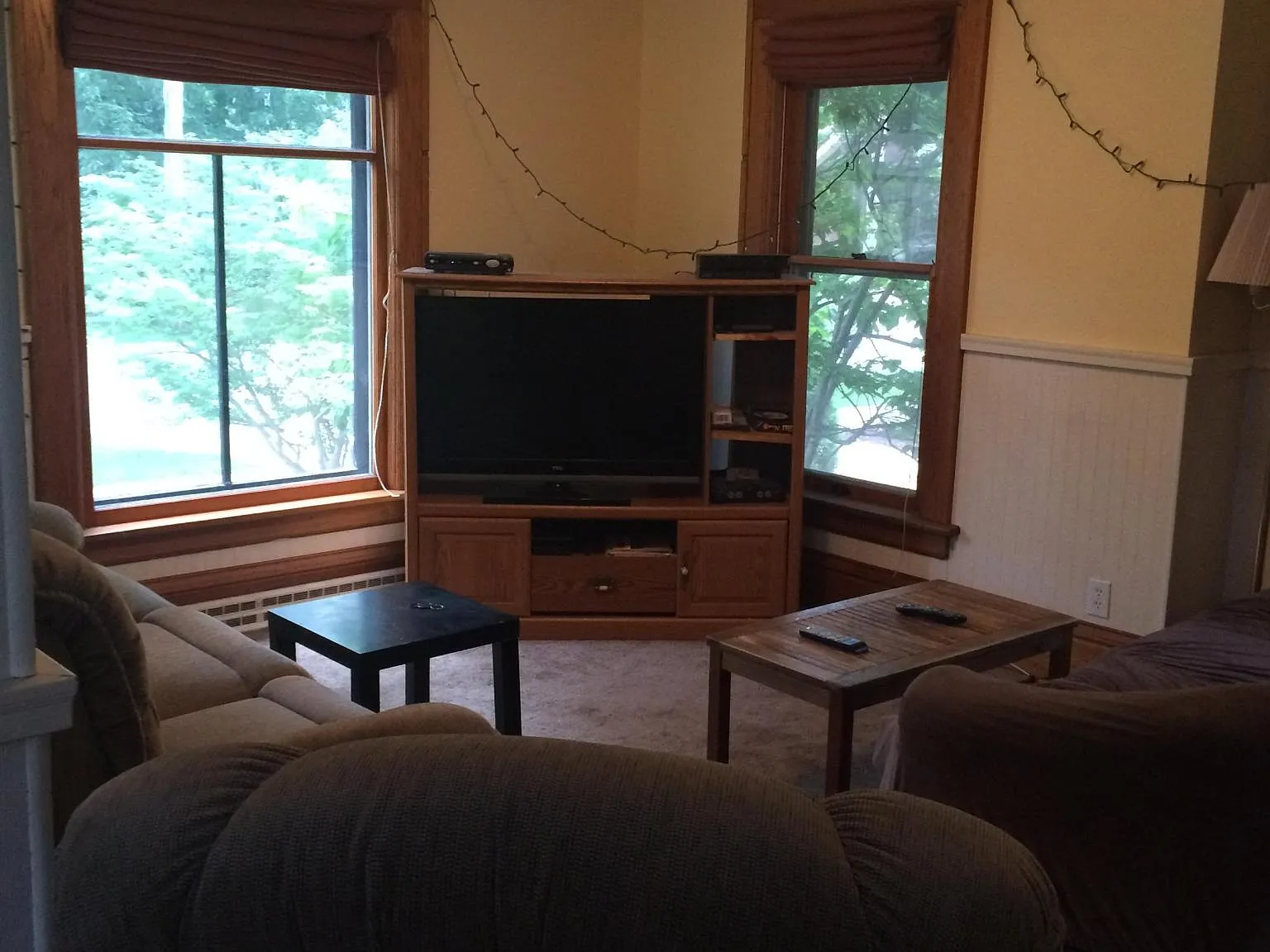 6 bed, 2019 sqft, $500 — Photo 1