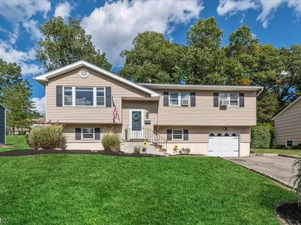 52 Crescent Rd, Wanaque Boro, NJ 07465