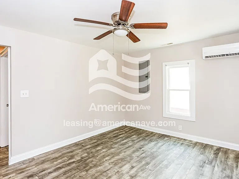 17896_003_living_room_3.jpg