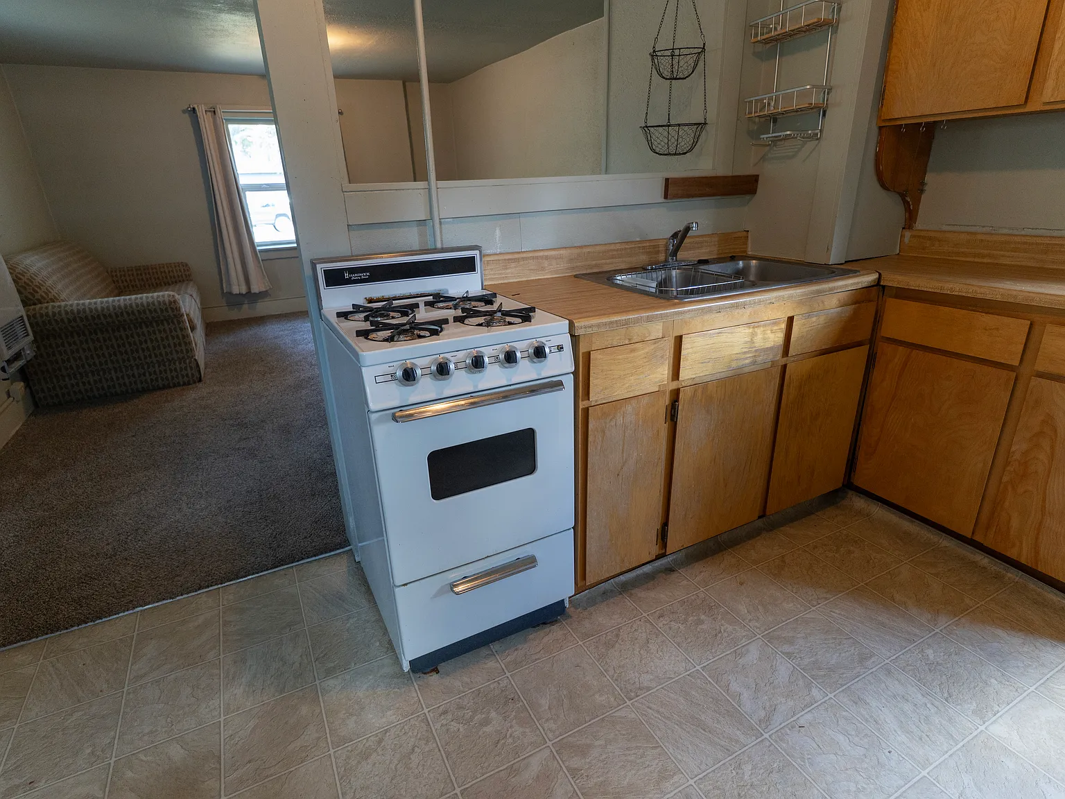 2 bed, 700 sqft, $775 — Photo 2