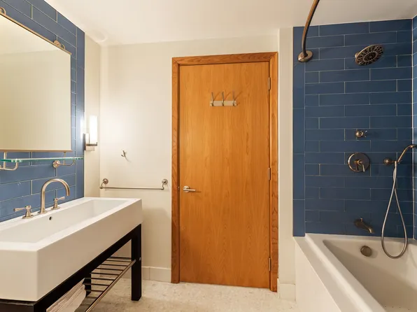 357 West 12th Street image 10 of 11