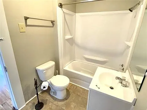 1410 College Dr — Photo 5