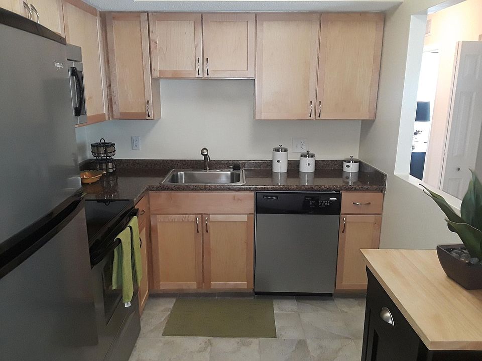 1st image of 44 Briarwood Ln APT 4