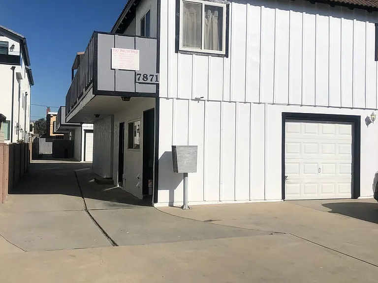 7871 Holt Dr — Photo 1