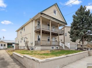 15 1st St, Lodi, NJ 07644
