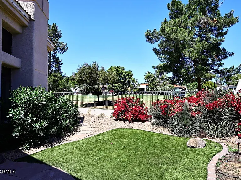 8334 E Jenan Dr — Photo 38