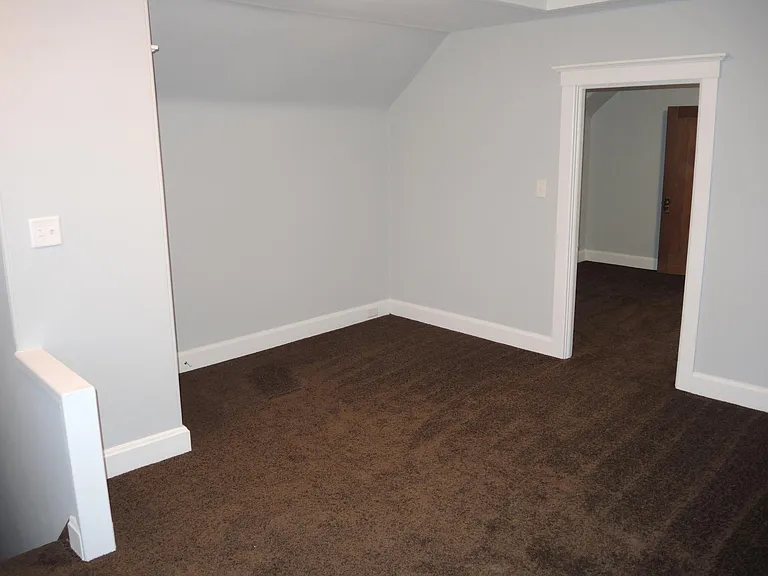 452 Williams St — Photo 15