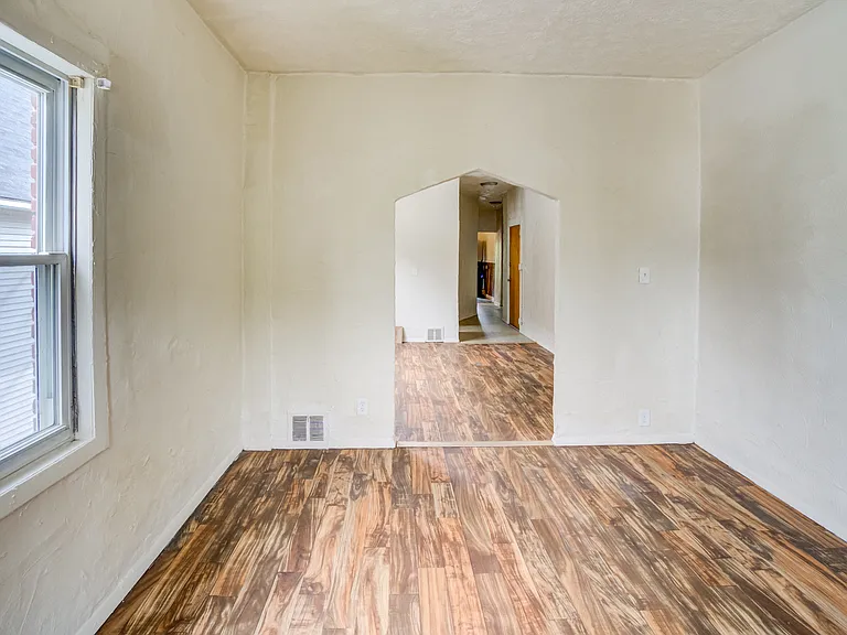 3467 E 149th St #1 — Photo 3
