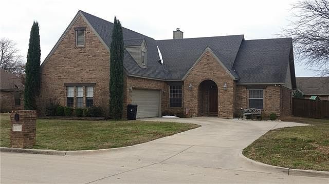 1st image of 2210 Fair Oaks Dr