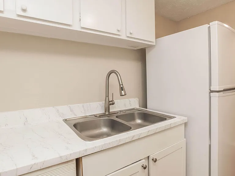 Oasis Club Apartments — Photo 56