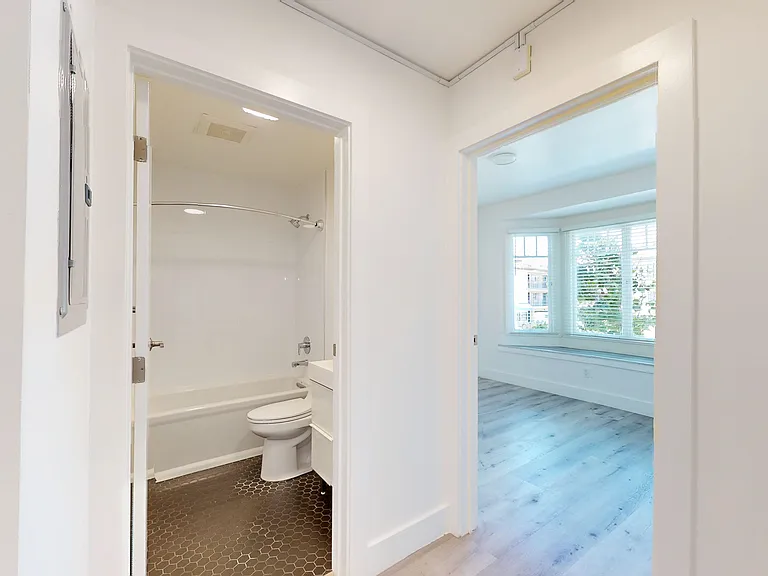 2835 Van Ness Ave #3 — Photo 15