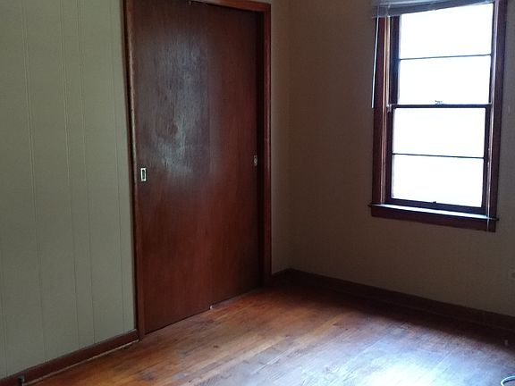 4th image of 700 Mixon St
