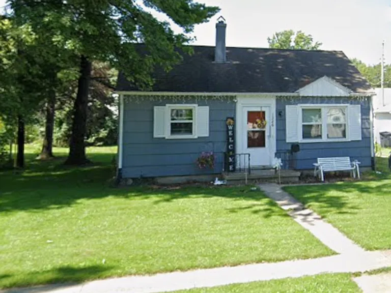 1326 Parkway Ct — Photo 1