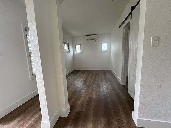 5th image of 218 W Sunkist St #0