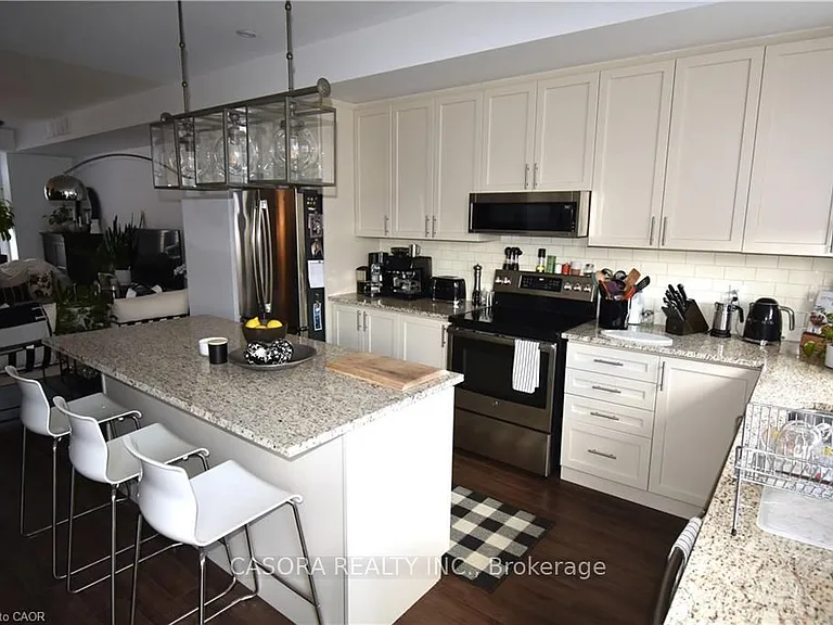 2362 New St #5 — Photo 10