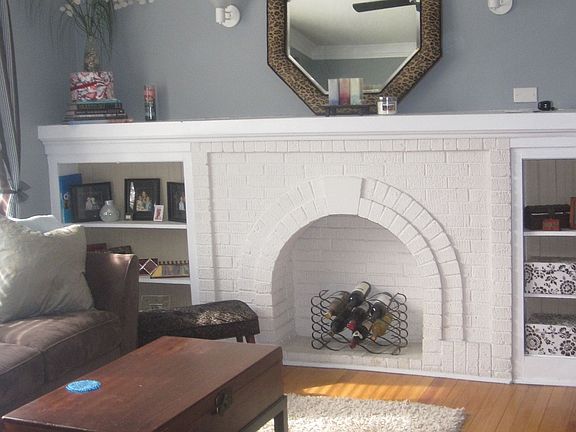 3rd image of 3555 N Oakley Ave #1