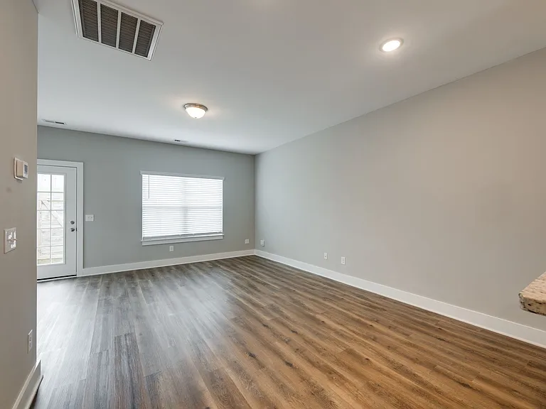 203 E Forge Ct — Photo 7