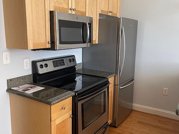 4th image of 1414 W Marshall St APT 503
