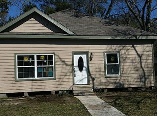 1006 W Sealy St, Alvin, TX 77511