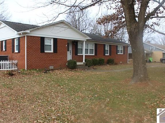 3rd image of 121 Fairlane Dr
