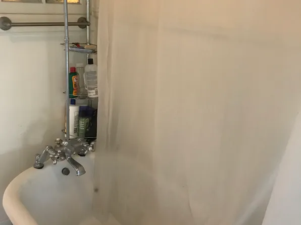 2006 E 1st St #3, Duluth, MN 55812