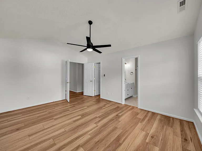 408 Holmes Blvd — Photo 35
