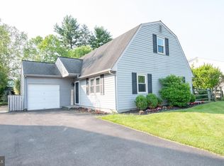 318 Pheasant Run Dr, Doylestown, PA 18901