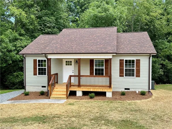 605 W Jackson St, Mayodan, NC 27027