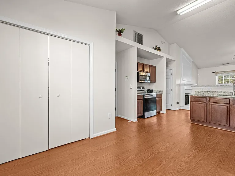 4109 Fawn Glen Dr — Photo 4