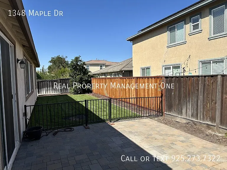 1348 Maple Dr — Photo 21
