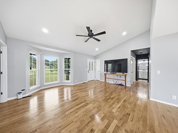 5th image of 2068 Shawnee Ln