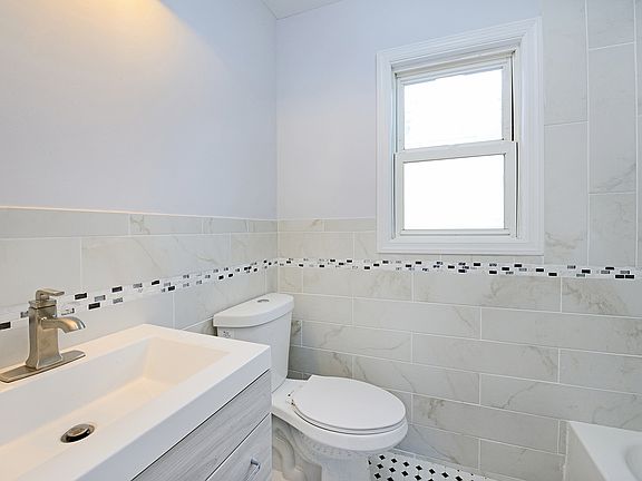 bathroom 1 with tub