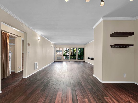 4th image of 837 N West Knoll Dr APT 111