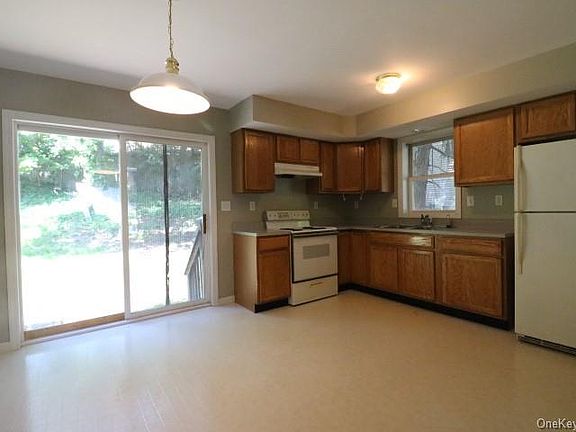5th image of 36 Ulster Ave