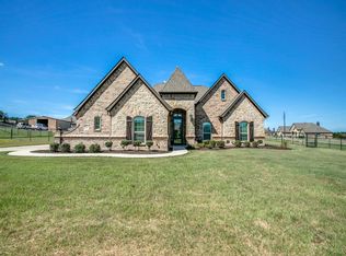 200 Spring Meadow Ct, Springtown, TX 76082