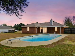 1000 Heathrow Dr, Cantonment, FL 32533